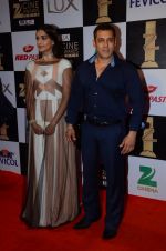 Salman Khan, Sonam Kapoor at zee cine awards 2016 on 20th Feb 2016